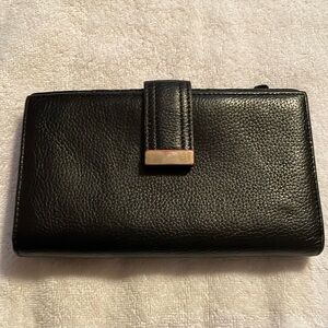 ⬇️Price Drop⬇️ Vintage 80’s Danier black pebbled leather wallet